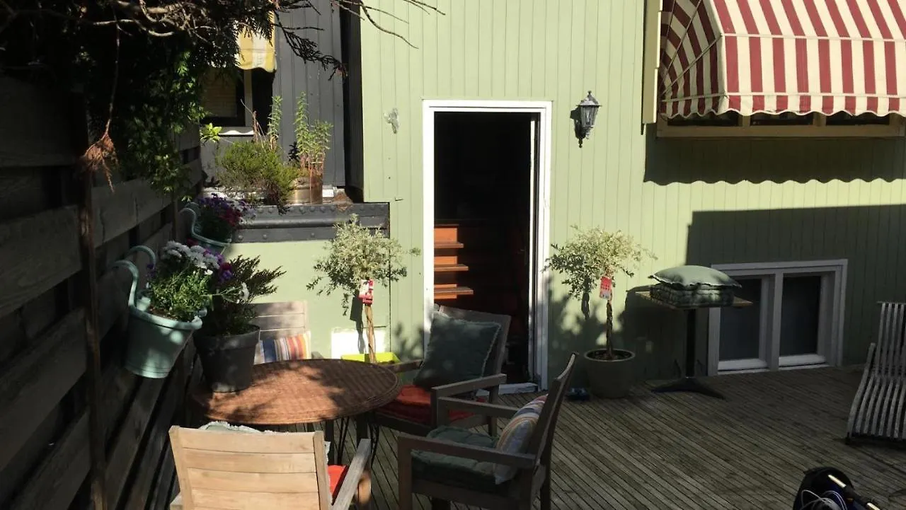 Guest house The Amsterdam House Boat With Jacuzzi & Sauna Netherlands